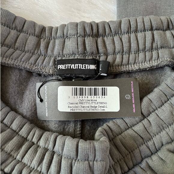 PrettyLittleThing Charcoal Logo Badge Straight Leg Sweatpants Size Large - NWT - Picture 7 of 13